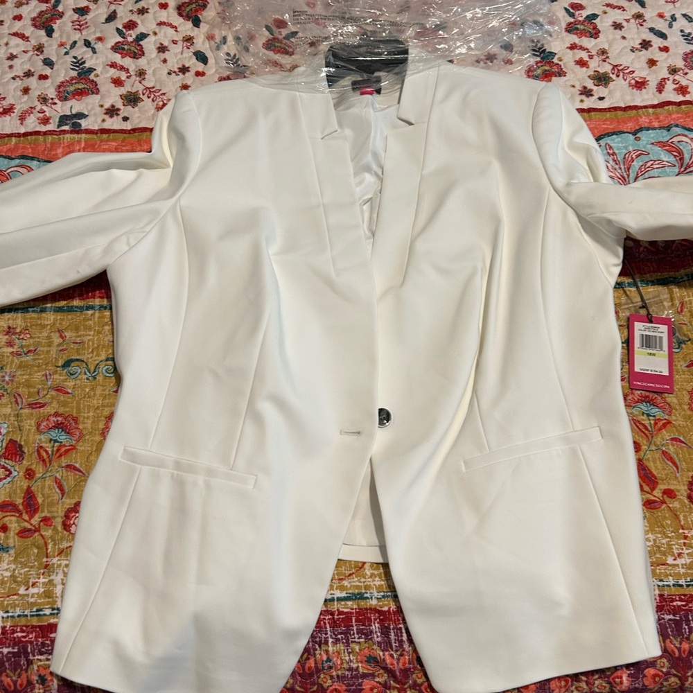 Vince Camuto Classic White Blazer